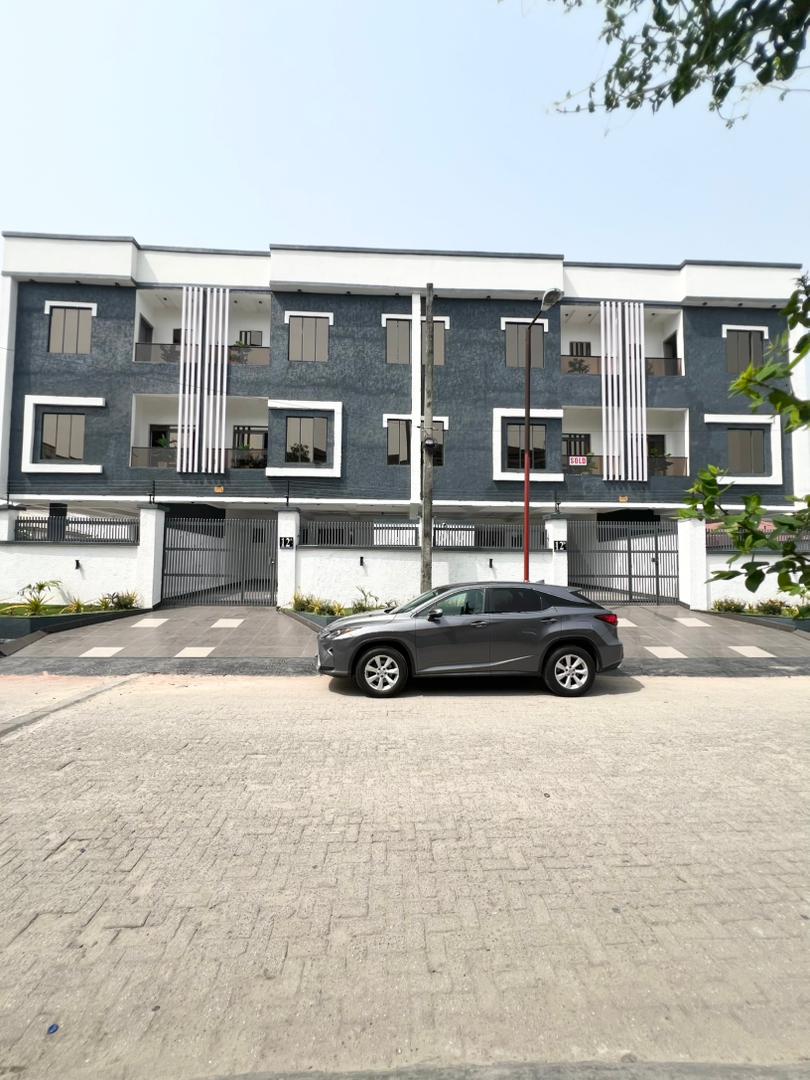 4 BEDROOM TERRACE DUPLEX FOR SALE.LEKKI PHASE 1 LAGOS 🇳🇬650 MILLION